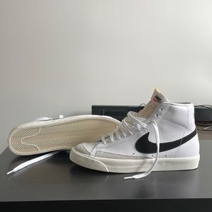 Nike Blazer Mid ‘77 Vintage Mens Shoe. Size 10.5